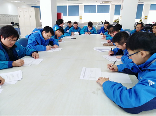 客户服务部组织签订2019年非生产部门安全质量责任书