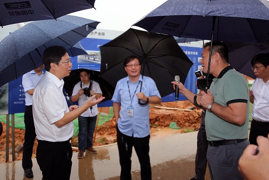 长沙市委书记胡衡华调研中国通号长沙产业园