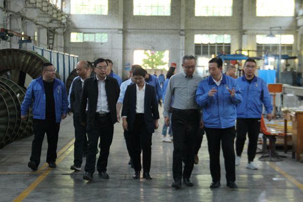 天水市副市长董小平莅临天缆公司调研