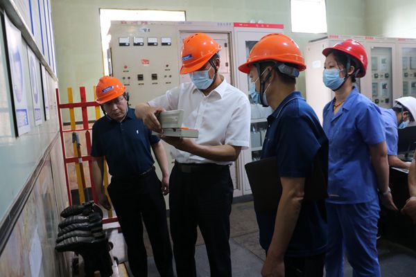 股份公司安全总监郭永泉莅临电缆集团考核检查安全质量工作