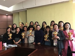 巧手绘和谐，巾帼展风采 