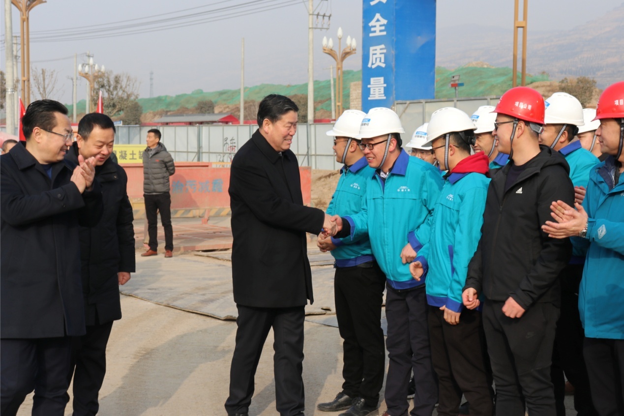 天水市委副书记、市长王军看望慰问天水有轨电车项目全体建设者
