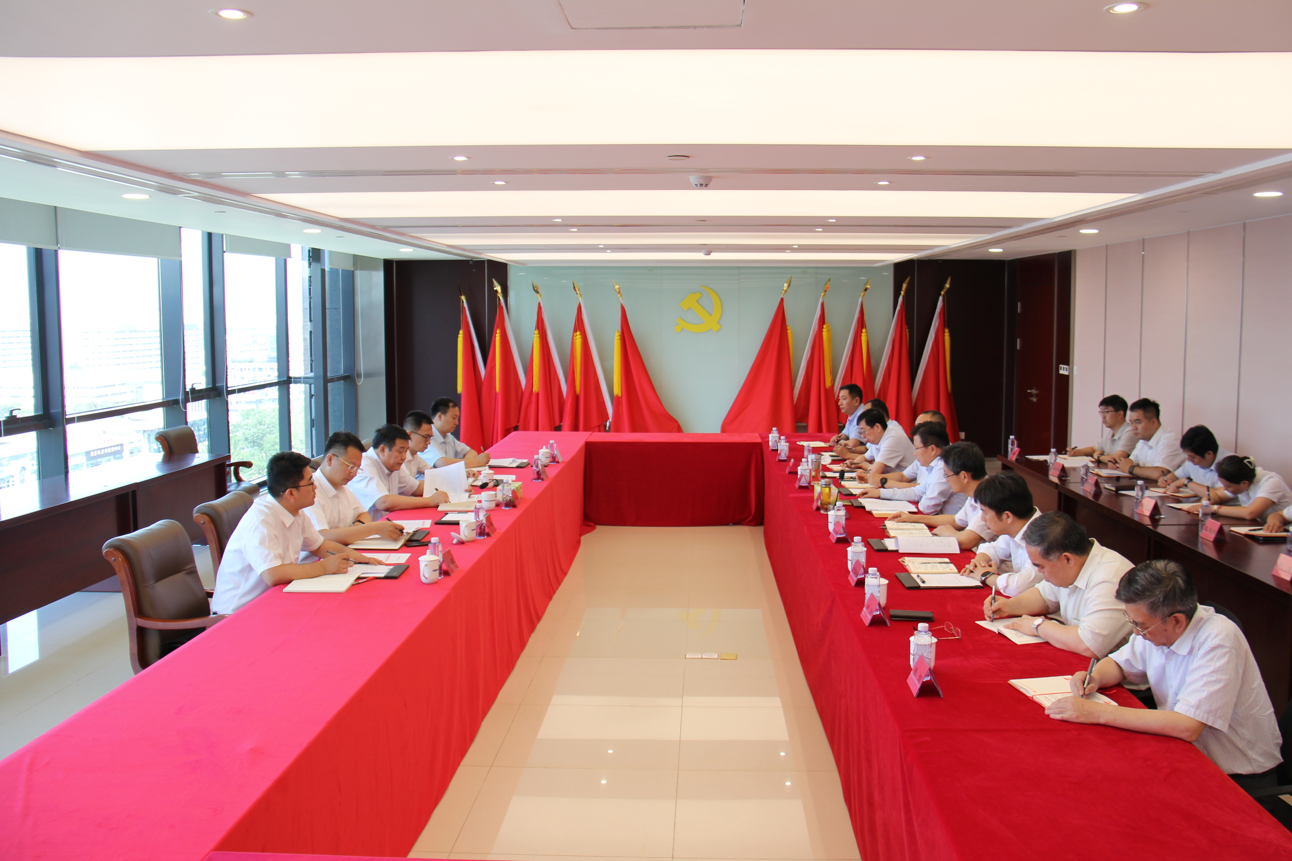 中国通号集团公司党委常委、纪委书记姚希春调研投资集团