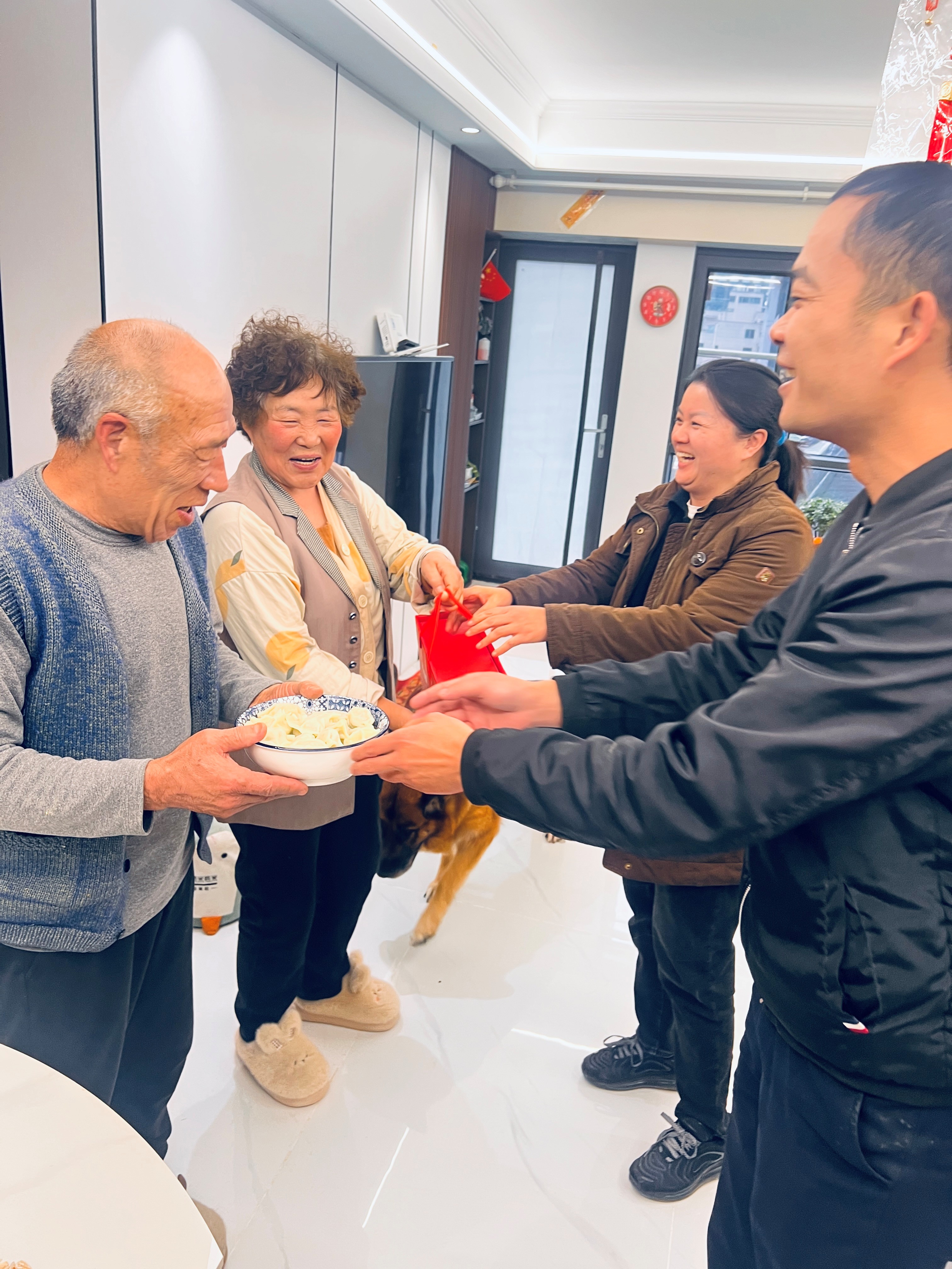 冬至阳生万象新 多彩活动暖寒冬
