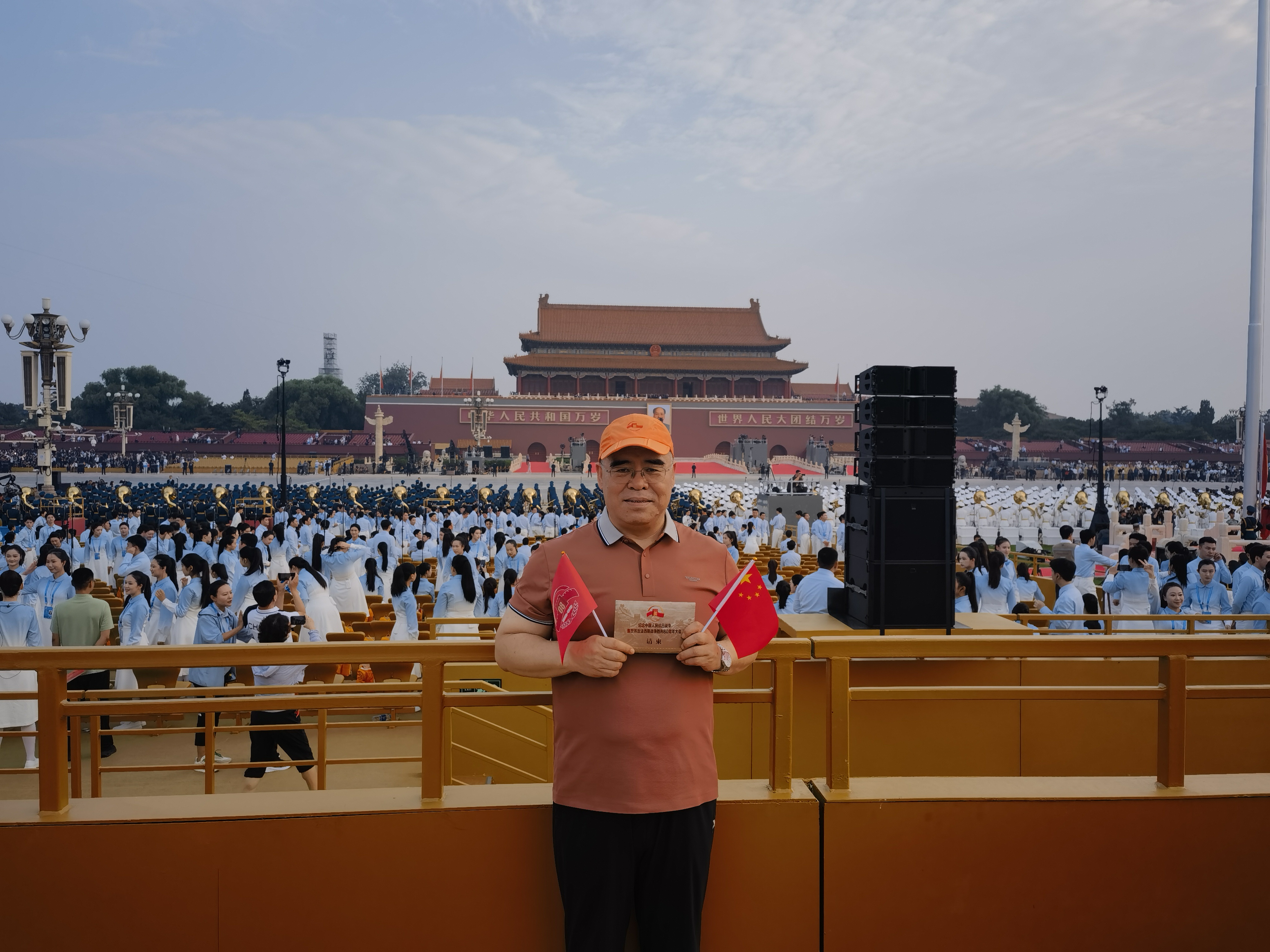 纵然两鬓染霜，依旧初心不忘