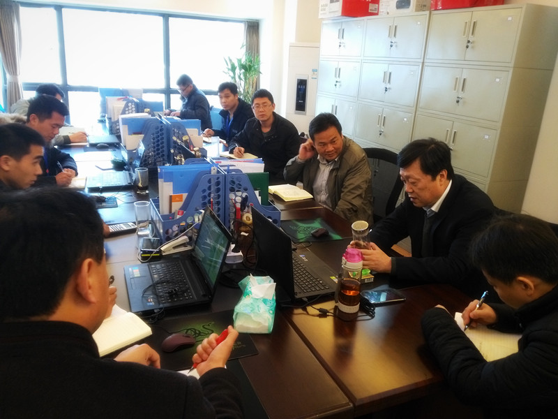 湖南建设工程有限公司李诏华总经理视察房建第一项目部