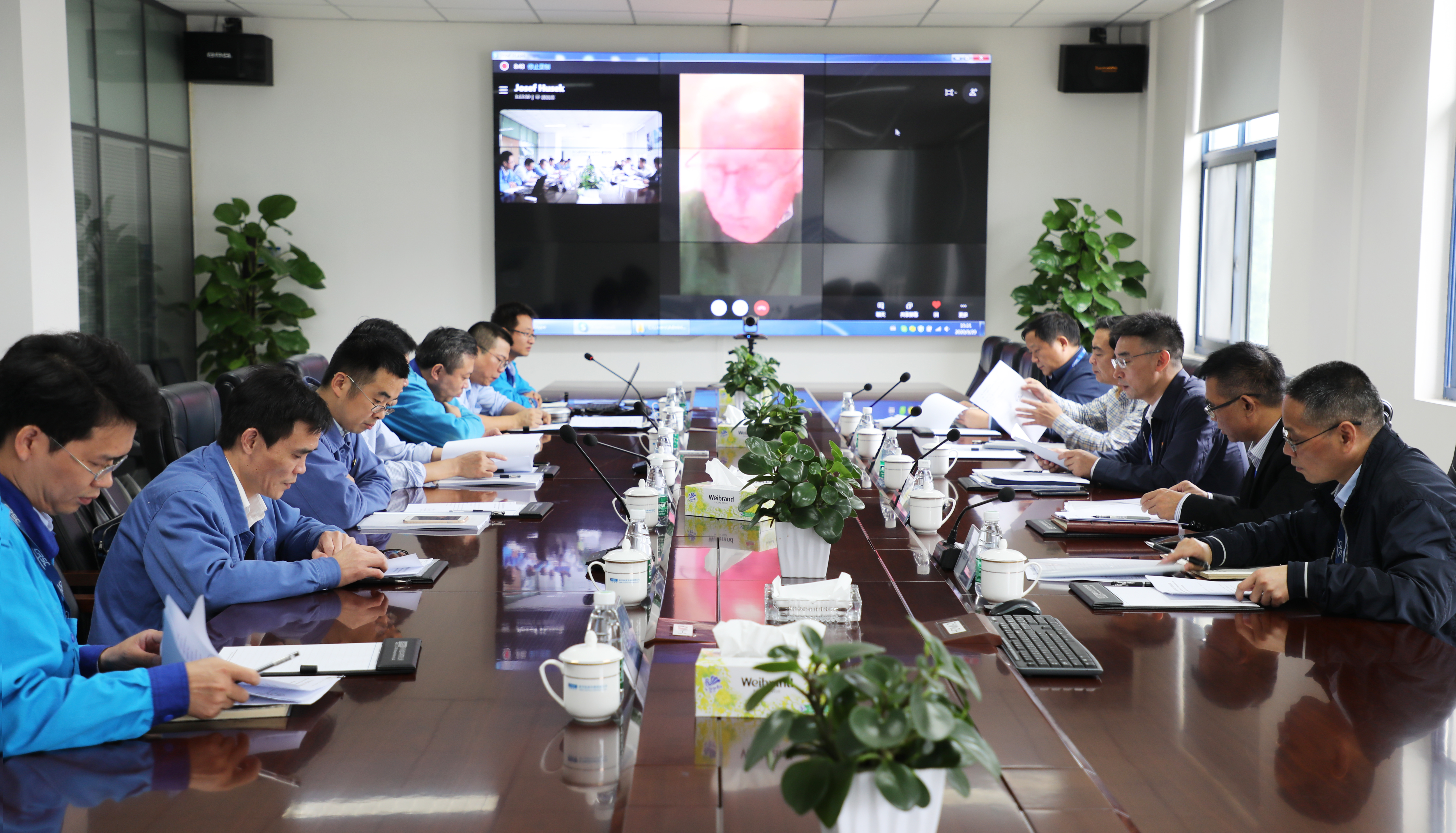 通号轨道车辆公司顺利召开第二届董事会第一次会议和第二届监事会第一次会议