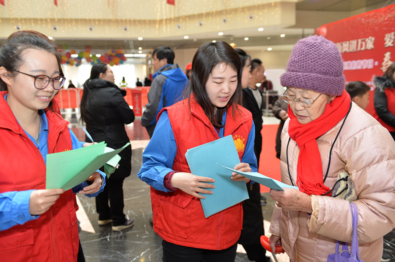 津信公司青年志愿者开展文明宣传活动